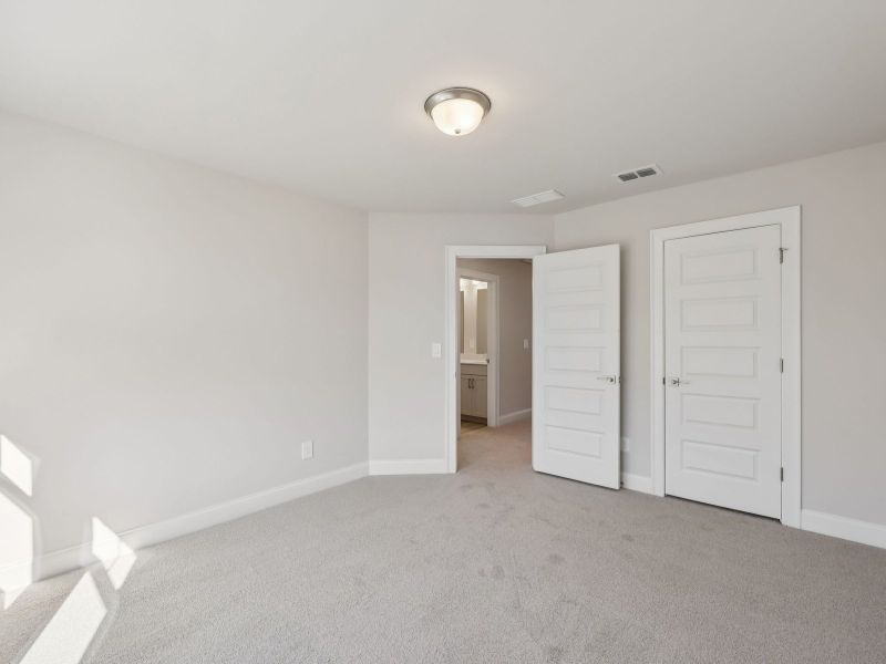 Spacious, unfurnished interior of a new home in Martin Springs - Highland Series, Lawrenceville (Image 20).
