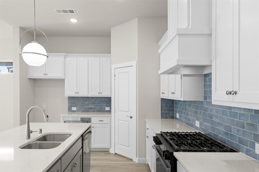 10_12. 1707 Morningside - Kitchen (3)