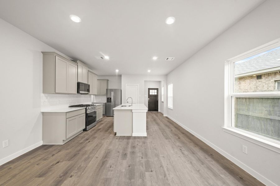 Furnished interior view inside a new home in Lago Mar, Texas City (Image 11).