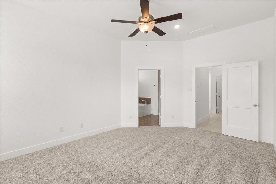 Spacious, unfurnished interior of a new home in The Woodlands Hills, Willis (Image 13).
