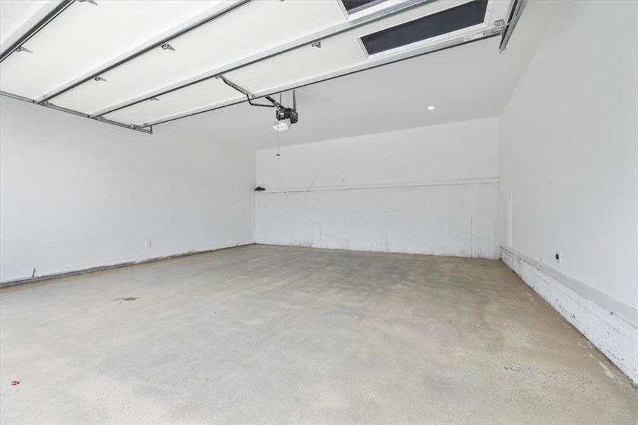 Spacious, unfurnished interior of a new home in , Atlanta (Image 23). Spacious, unfurnished interior of a new home in , Atlanta (Image 23).