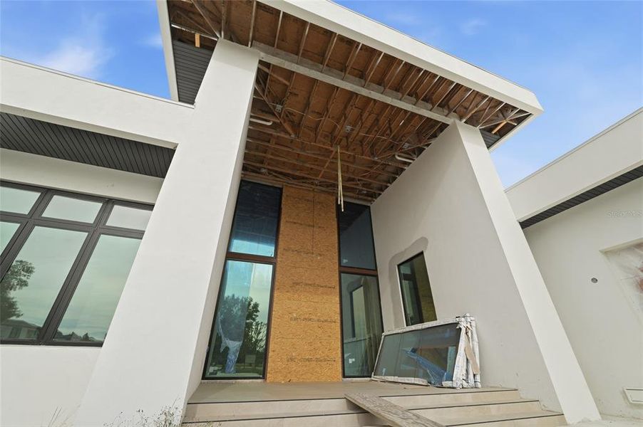 Exterior details and patio area of a home in Stonelake Ranch, Thonotosassa (Image 11).