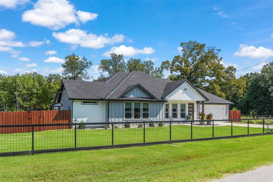 Front exterior of a new home in , Tool, TX, highlighting curb appeal (Image 19). Front exterior of a new home in , Tool, TX, highlighting curb appeal (Image 19).