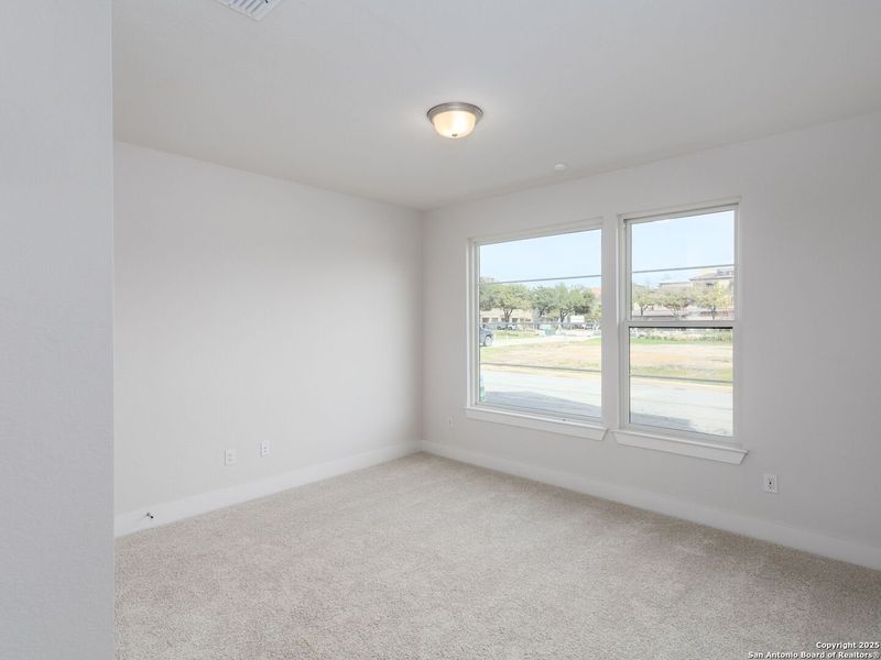 Spacious, unfurnished interior of a new home in Victoria Commons, San Antonio (Image 30).