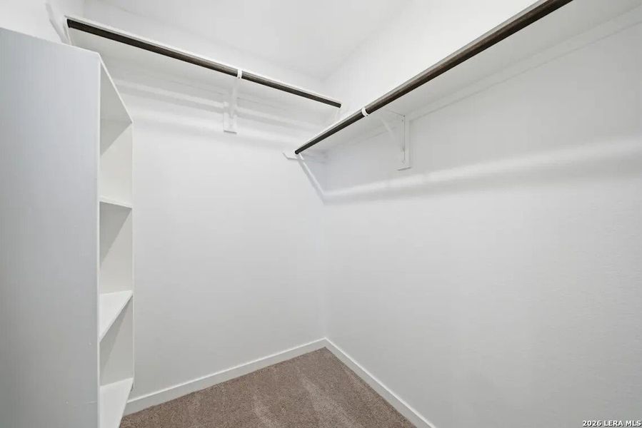 Spacious, unfurnished interior of a new home in Rosemont Hill, San Antonio (Image 18).