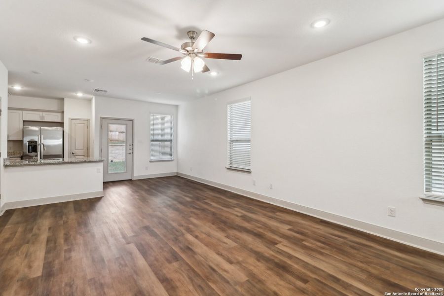 Spacious, unfurnished interior of a new home in , San Antonio (Image 21).