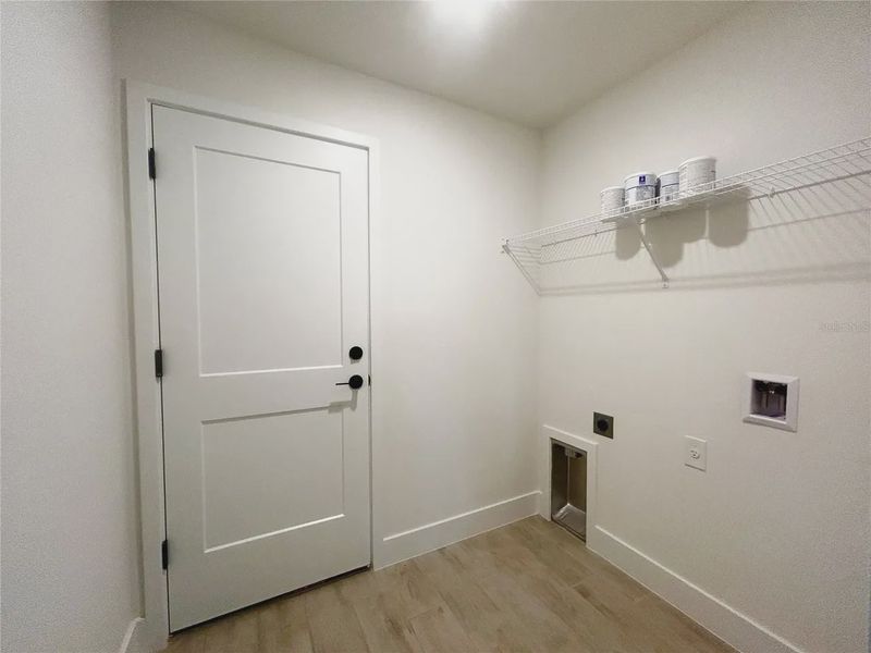 Spacious, unfurnished interior of a new home in Deep Creek, Punta Gorda (Image 26).
