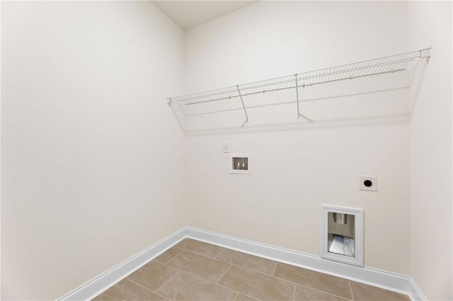 Spacious, unfurnished interior of a new home in Cooper's Walk, Loganville (Image 20).