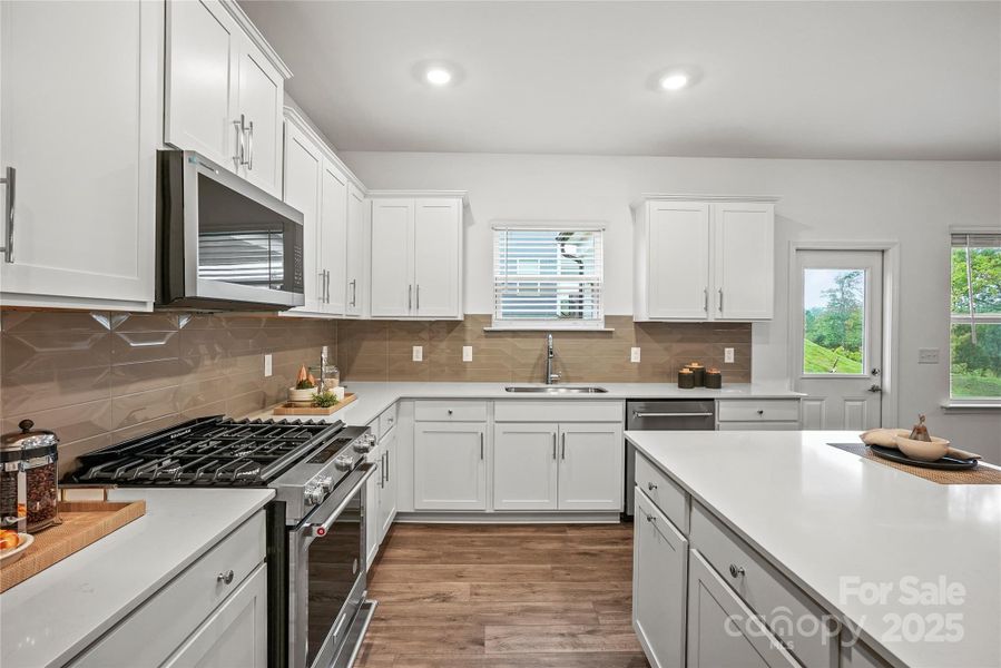 Digital Image Similar