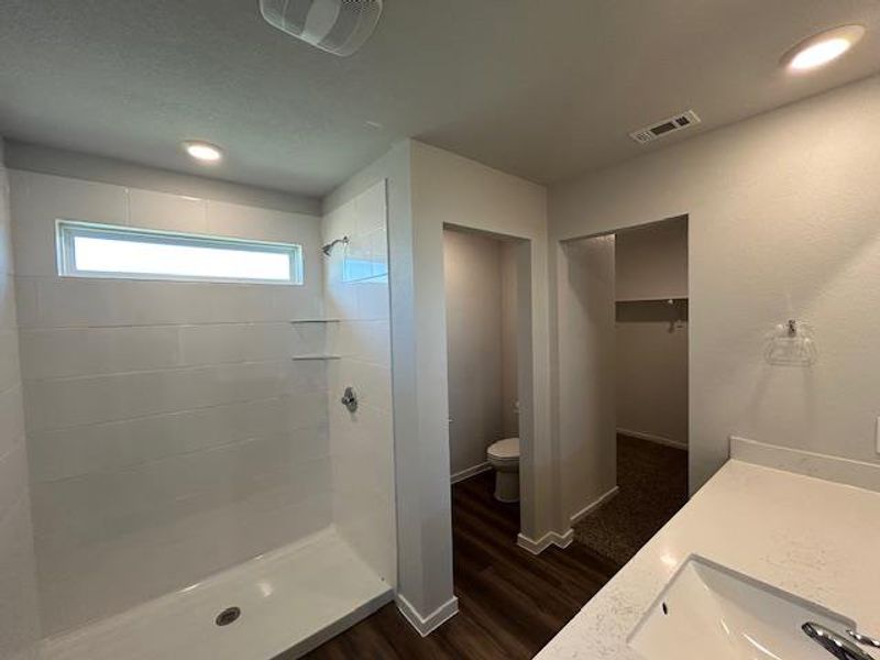 Spacious, unfurnished interior of a new home in Cornerstone, Rockdale (Image 6).