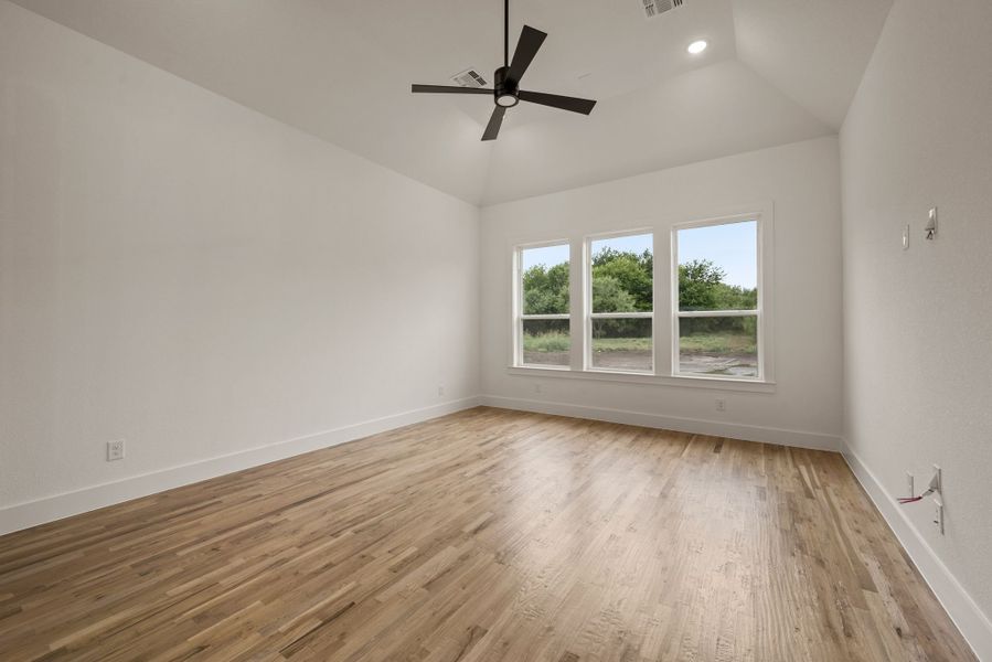 Spacious, unfurnished interior of a new home in Rolling Creek Ranch, Aledo (Image 33). Spacious, unfurnished interior of a new home in Rolling Creek Ranch, Aledo (Image 33).