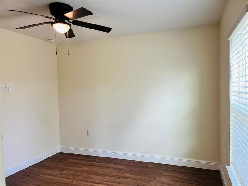 Spacious, unfurnished interior of a new home in , Sebring (Image 18).