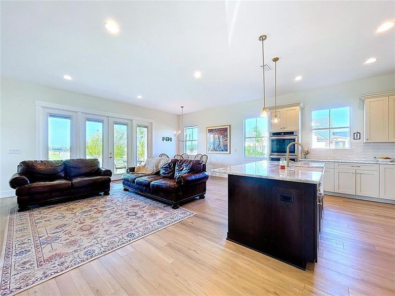 Furnished interior view inside a new home in , Plant City (Image 10).
