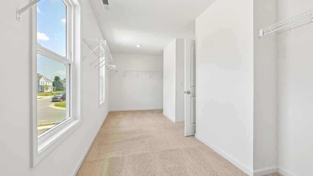 Spacious, unfurnished interior of a new home in Eagle Creek, Fuquay Varina (Image 31).