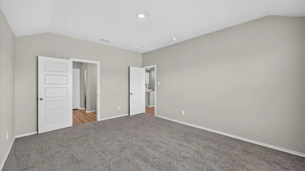 Spacious, unfurnished interior of a new home in Hadley Farms, Godley (Image 17).