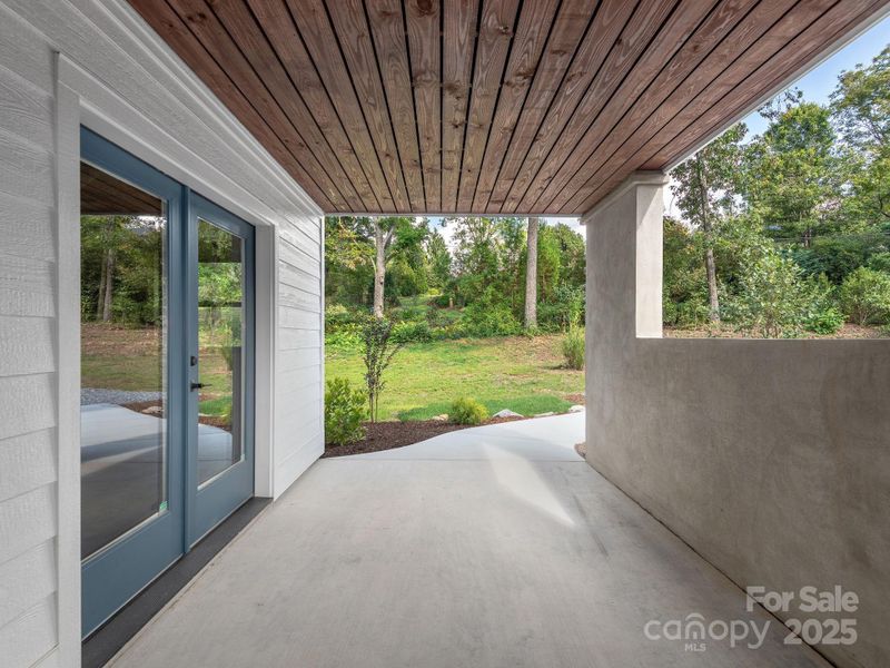 Convenient separate basement entrance