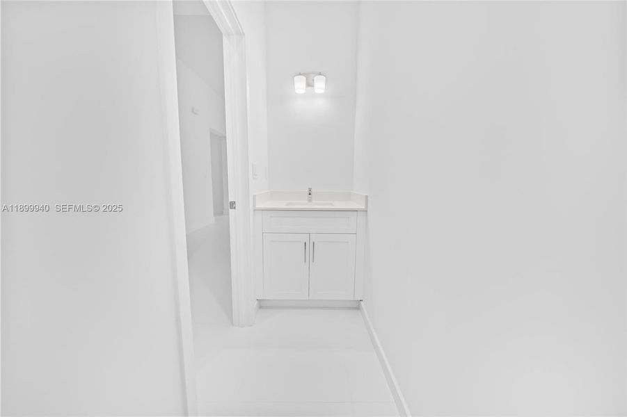 1/2 bath / powder room