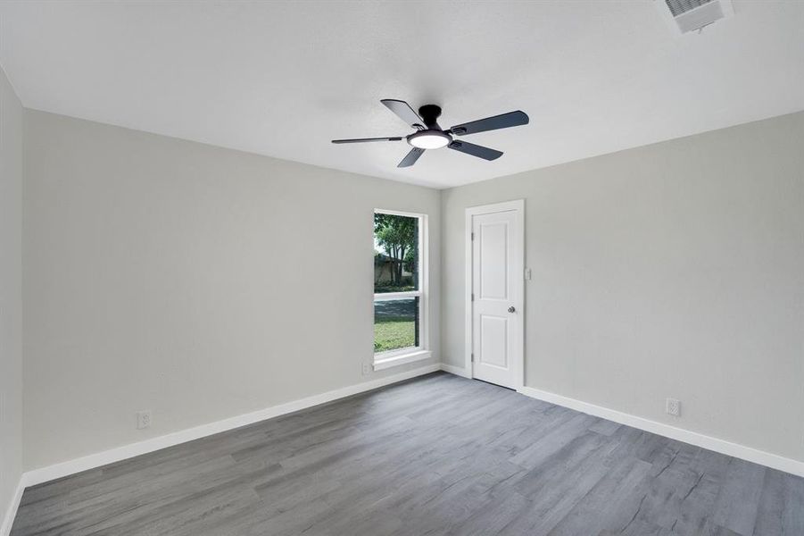 Spacious, unfurnished interior of a new home in , Waxahachie (Image 17).