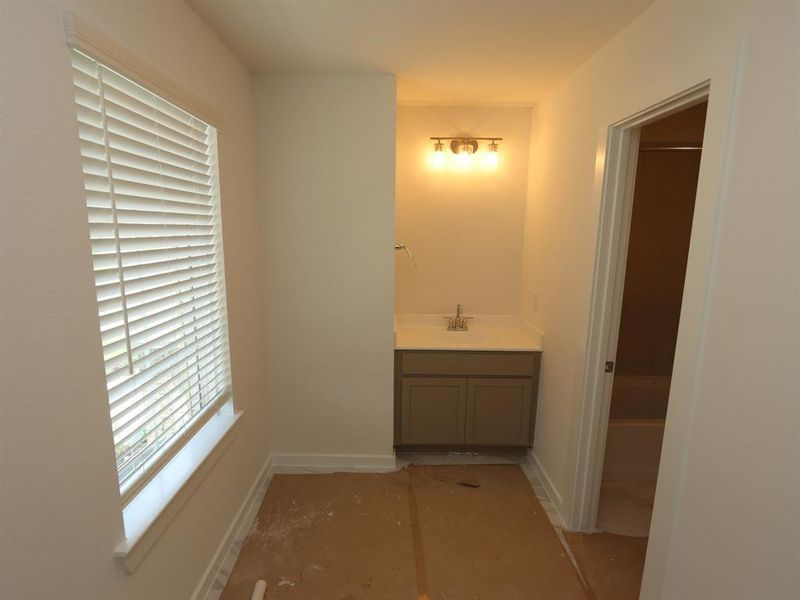Spacious, unfurnished interior of a new home in Summerview, Fulshear (Image 24). Spacious, unfurnished interior of a new home in Summerview, Fulshear (Image 24).