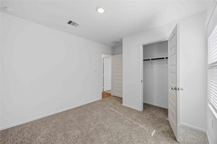 Spacious, unfurnished interior of a new home in Garver Heights, Houston (Image 11).