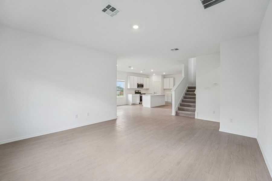 Spacious, unfurnished interior of a new home in Clayton Ranch, Copperas Cove (Image 15).