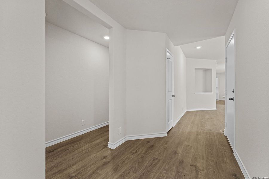 Spacious, unfurnished interior of a new home in Steele Creek, Cibolo (Image 11).