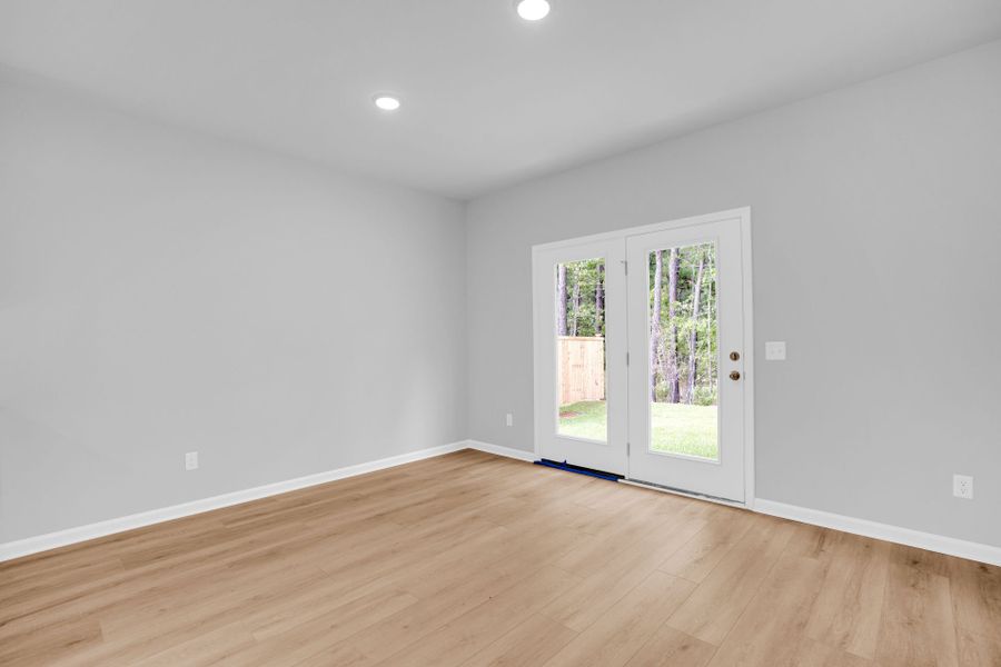 Spacious, unfurnished interior of a new home in Bradford Pointe, Summerville (Image 36).
