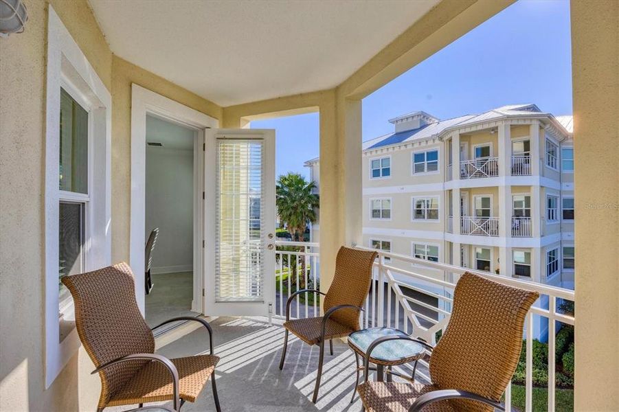 Exterior details and patio area of a home in , Bradenton (Image 23).