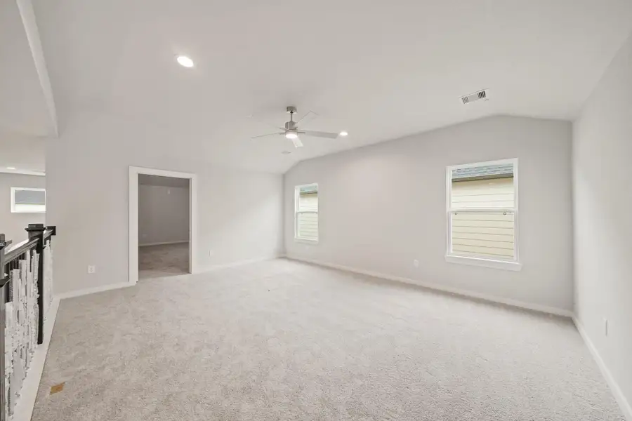 Spacious, unfurnished interior of a new home in Barton Creek Ranch, Conroe (Image 7). Spacious, unfurnished interior of a new home in Barton Creek Ranch, Conroe (Image 7).