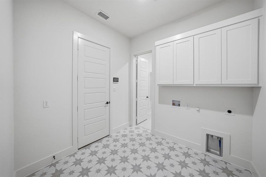 Spacious, unfurnished interior of a new home in , Prosper (Image 21). Spacious, unfurnished interior of a new home in , Prosper (Image 21).