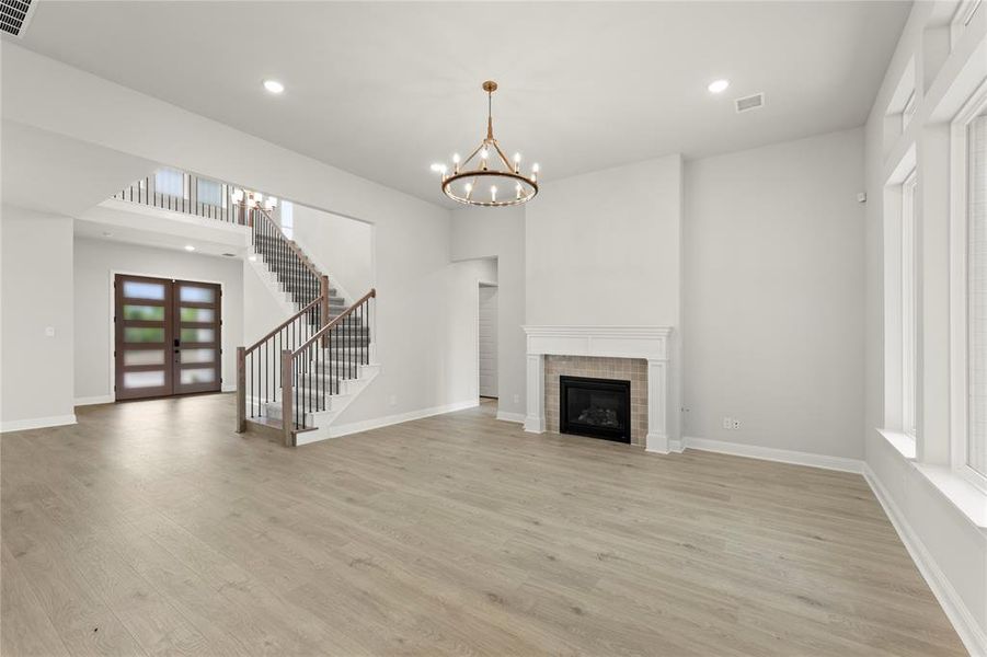 10. 9324 Blooming Ivy - Family (2) 10. 9324 Blooming Ivy - Family (2)