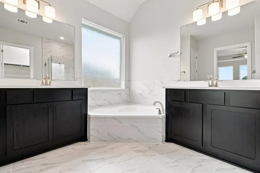 4br New Home in Georgetown, TX.  - Slide 25
