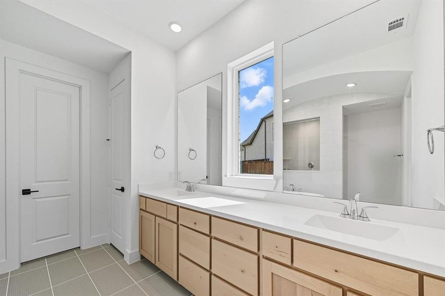 Furnished interior view inside a new home in Sonoma Verde: 70ft. lots, McLendon-Chisholm (Image 9). Furnished interior view inside a new home in Sonoma Verde: 70ft. lots, McLendon-Chisholm (Image 9).