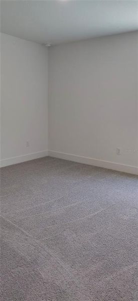 Spacious, unfurnished interior of a new home in Royal Highlands, Weeki Wachee (Image 14).