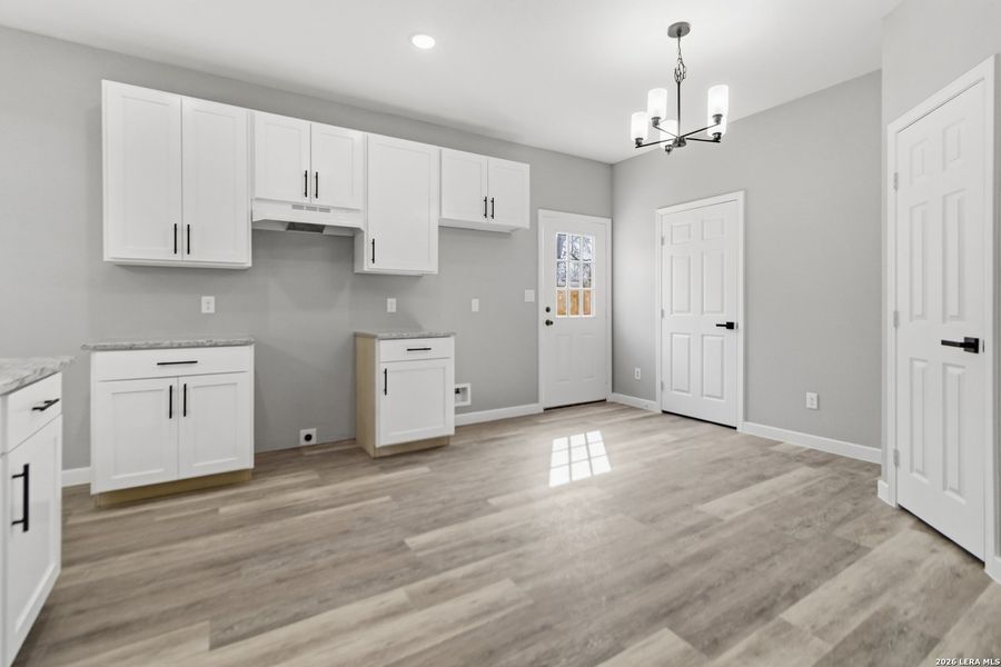 Spacious, unfurnished interior of a new home in , San Antonio (Image 23).
