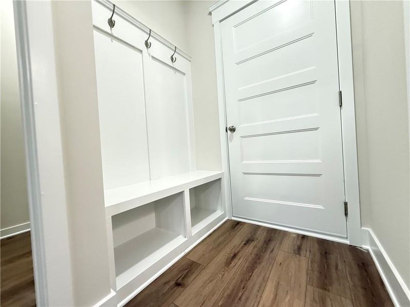 Spacious, unfurnished interior of a new home in Ponderosa Farms Manor, Gainesville (Image 25).