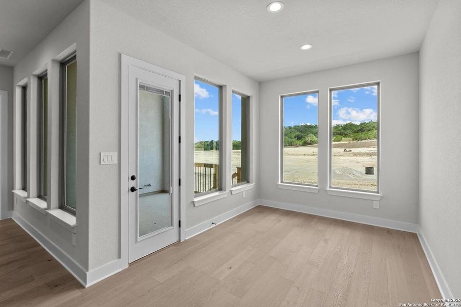 Spacious, unfurnished interior of a new home in Esperanza - 70', Boerne (Image 27).