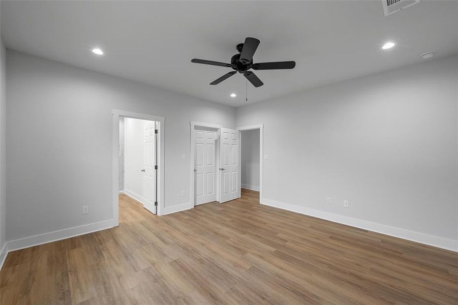 Spacious, unfurnished interior of a new home in , Bellmead (Image 12).