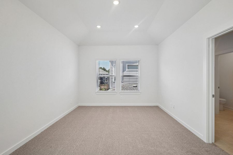 Spacious, unfurnished interior of a new home in Kemah Crossing - City Series, Kemah (Image 20). Spacious, unfurnished interior of a new home in Kemah Crossing - City Series, Kemah (Image 20).