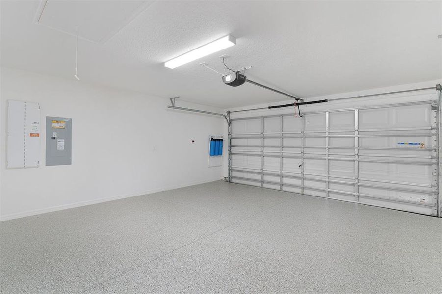 Spacious, unfurnished interior of a new home in , The Villages (Image 20).
