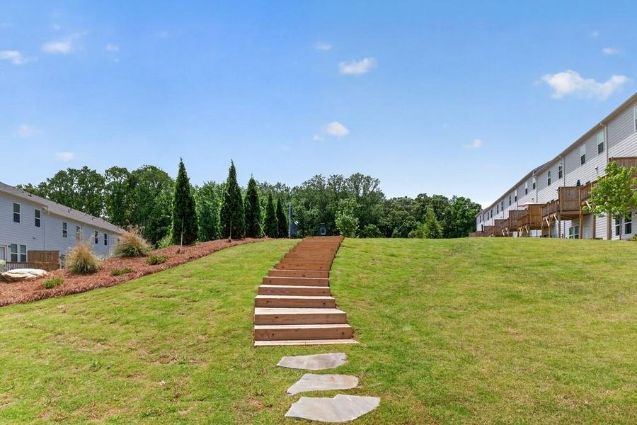 Community amenities in Auburn Glen, Dacula (Image 33).