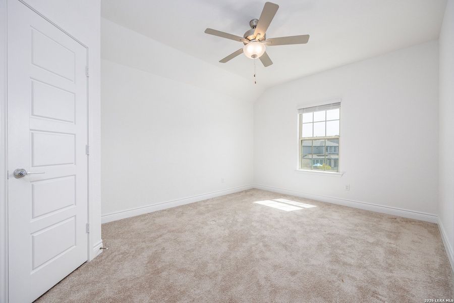 Spacious, unfurnished interior of a new home in Bison Ridge, San Antonio (Image 33).