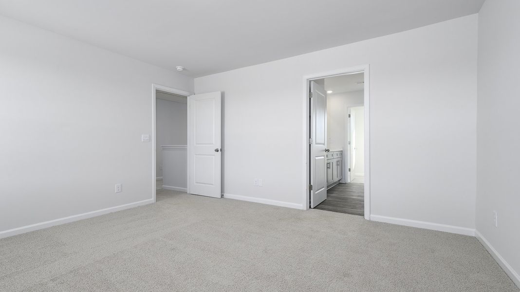 Spacious, unfurnished interior of a new home in Willow Mill, Thomasville (Image 24).