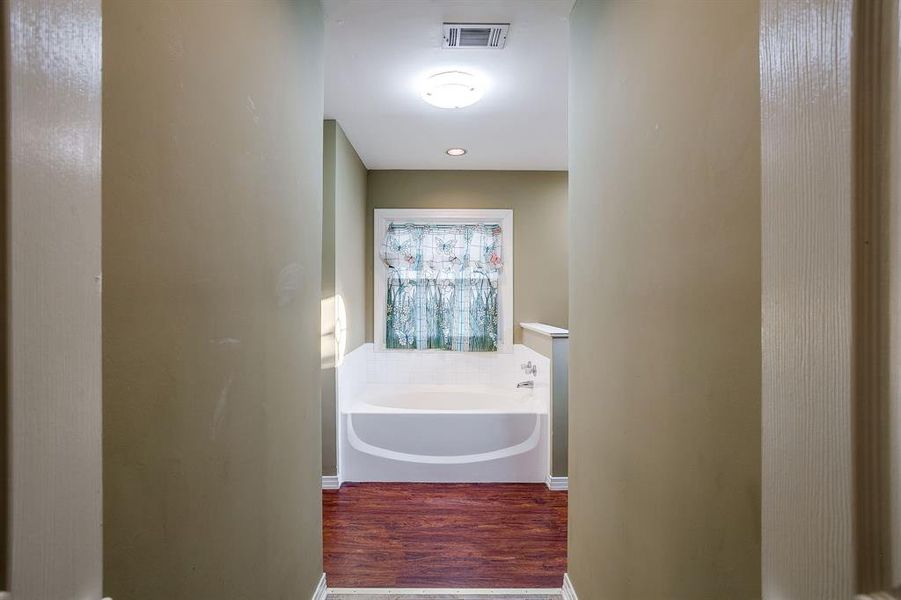 Ensuite primary bathroom! Ensuite primary bathroom!