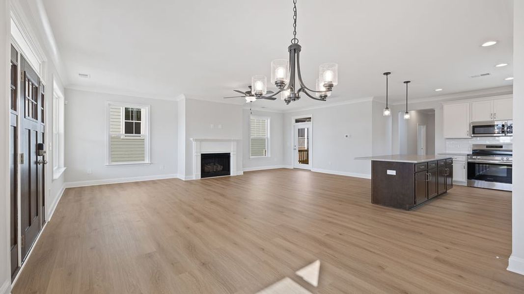 Spacious, unfurnished interior of a new home in Sunset Summits, Spartanburg (Image 14).