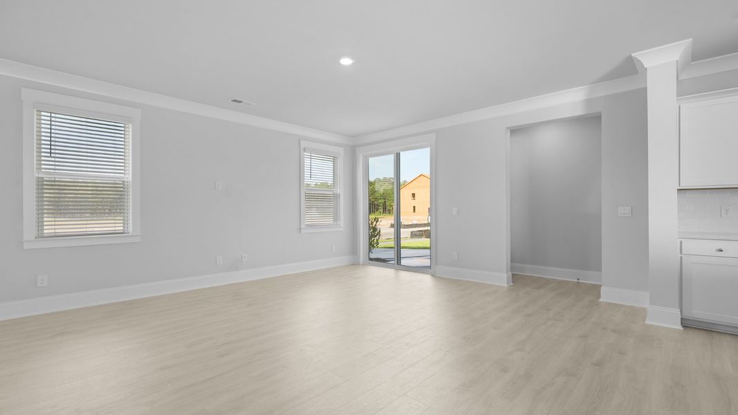 Representative unfurnished interior of a home built from the SPRUCEWOOD by D.R. Horton in Sheep Island, Summerville (Image 26).