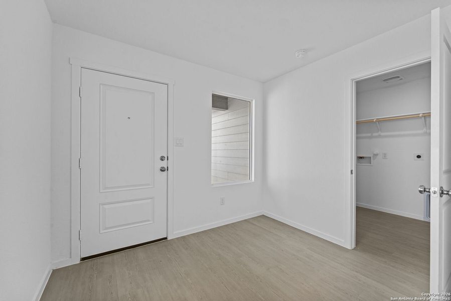 Spacious, unfurnished interior of a new home in , New Braunfels (Image 21).