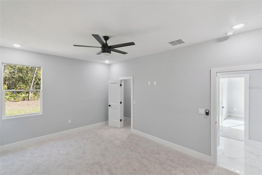 Spacious, unfurnished interior of a new home in , Eustis (Image 23).