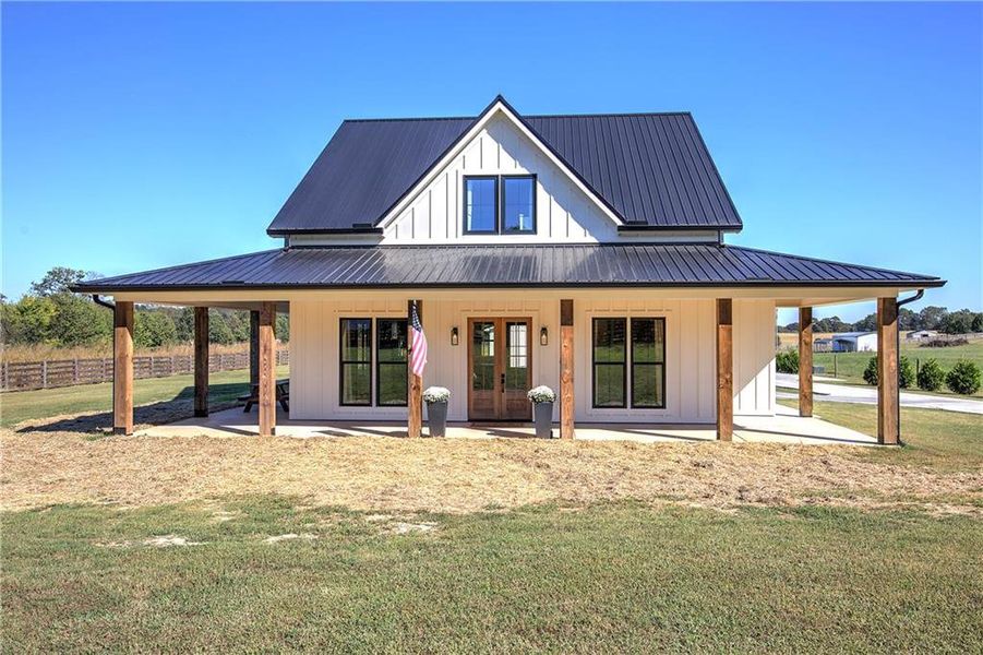 Exterior details and patio area of a home in , Calhoun (Image 32).