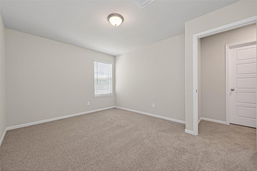 Spacious, unfurnished interior of a new home in Woodland Lakes, Houston (Image 15).